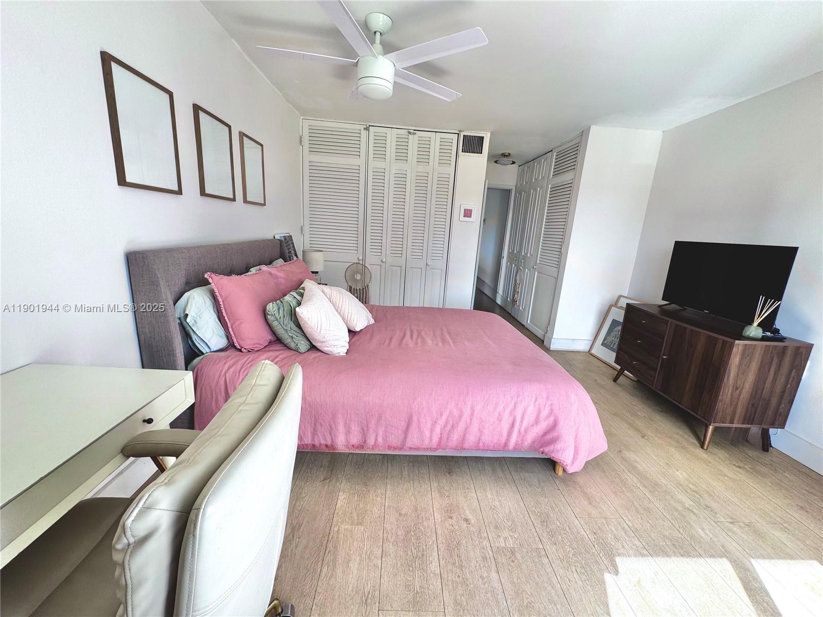 LIDO BAY MANOR - Residential