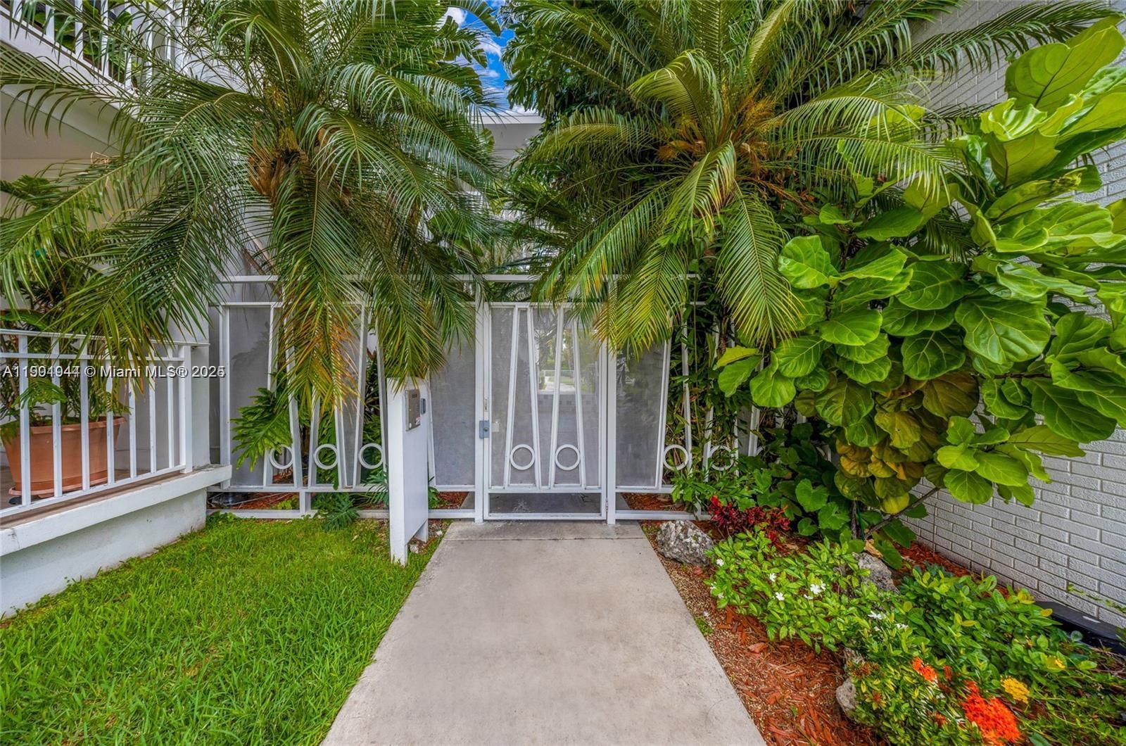 LIDO BAY MANOR - Residential
