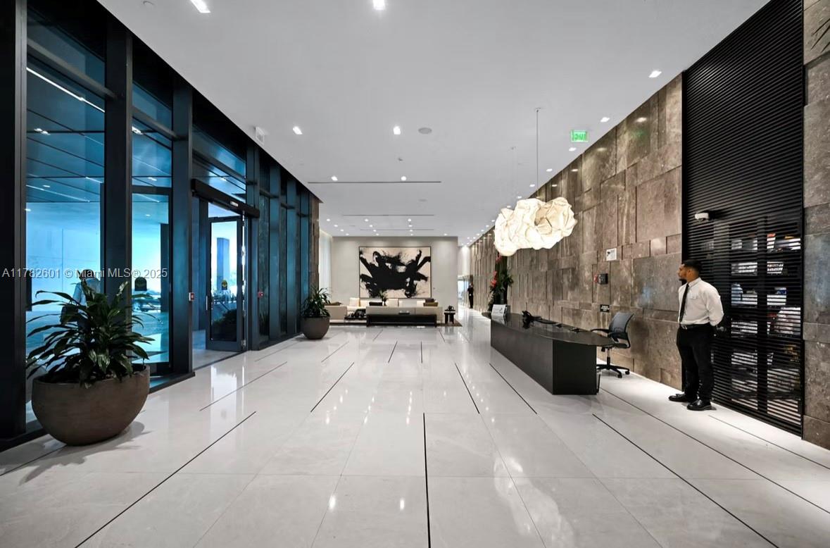 GRAN PARAISO CONDO - Residential Lease