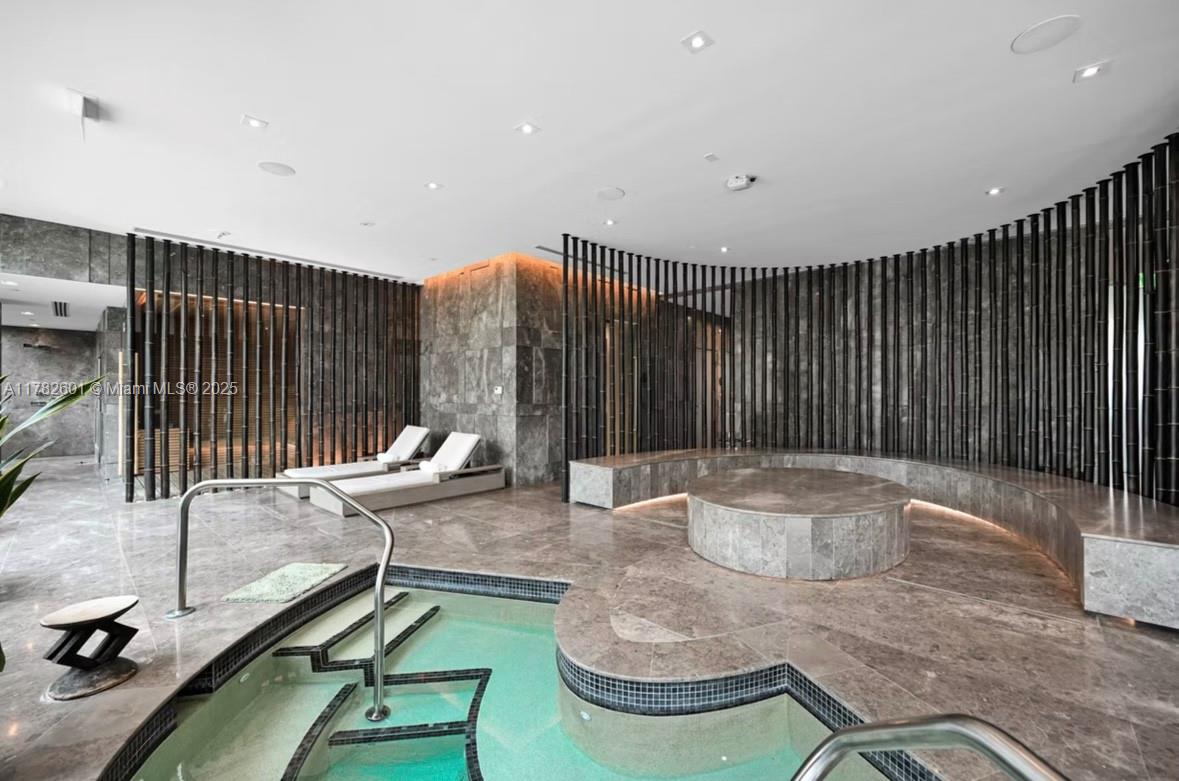 GRAN PARAISO CONDO - Residential Lease