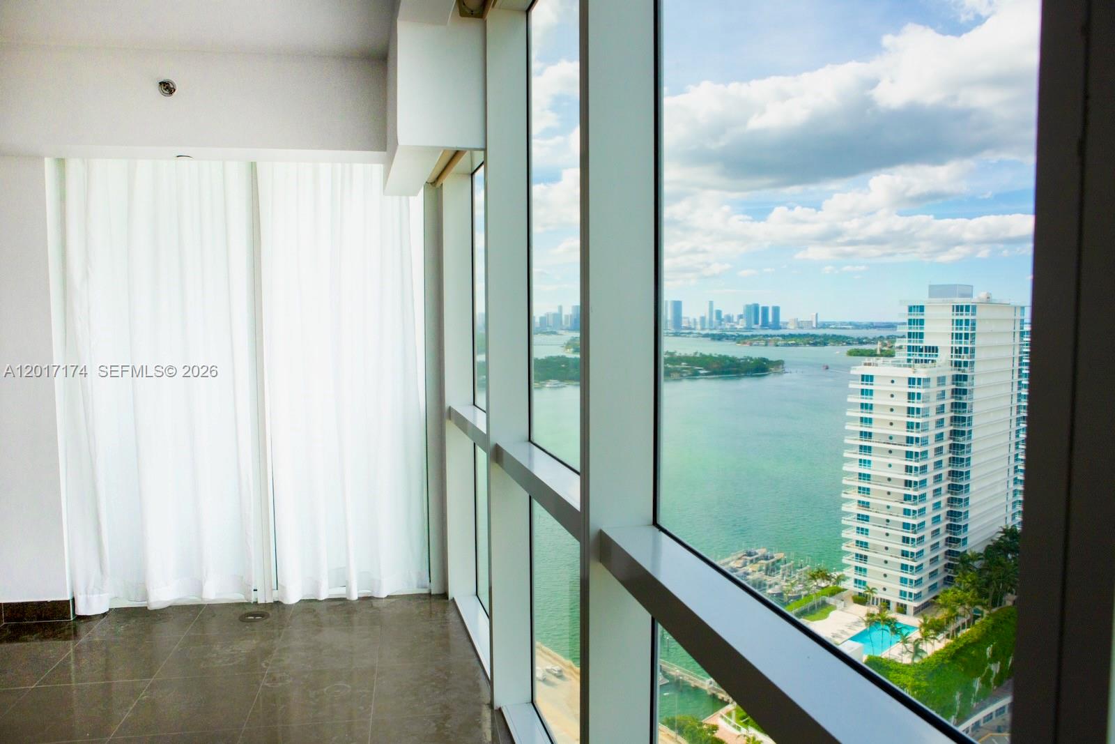 ICON CONDO - Residential