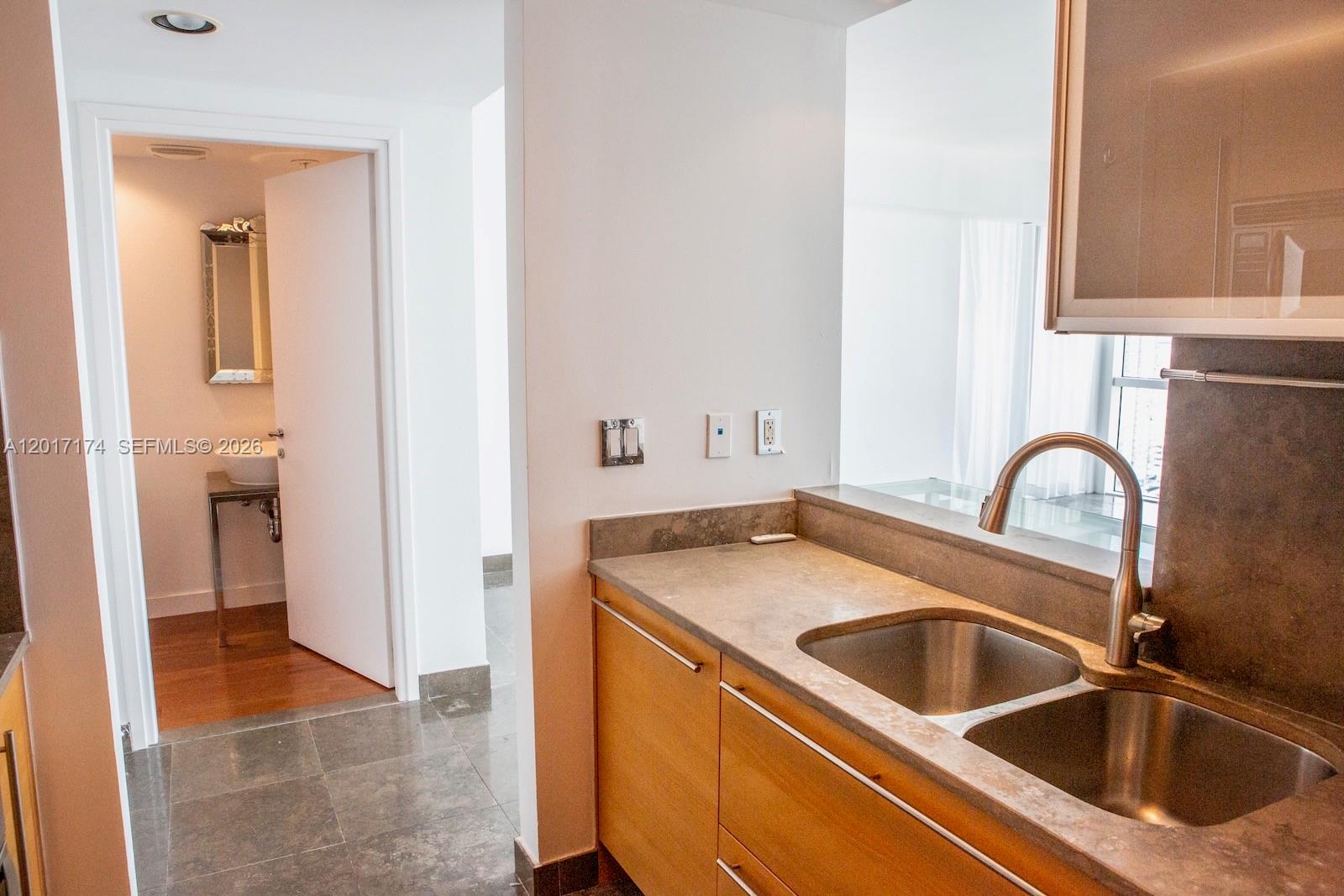 ICON CONDO - Residential