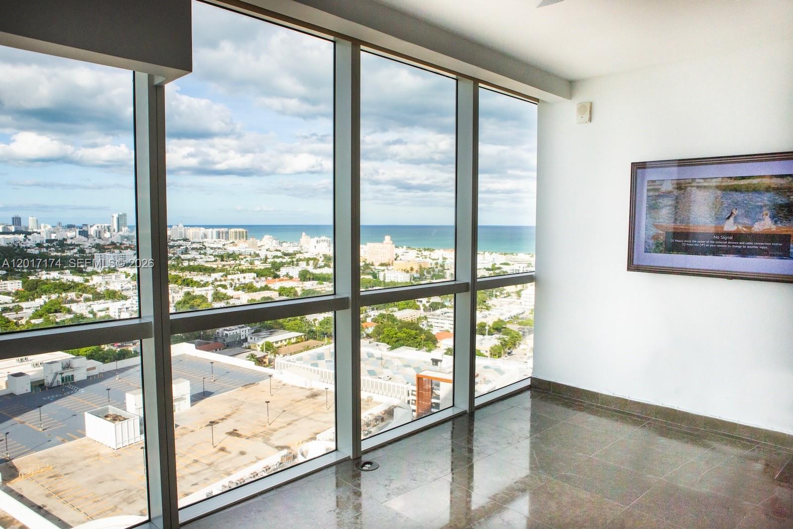 ICON CONDO - Residential
