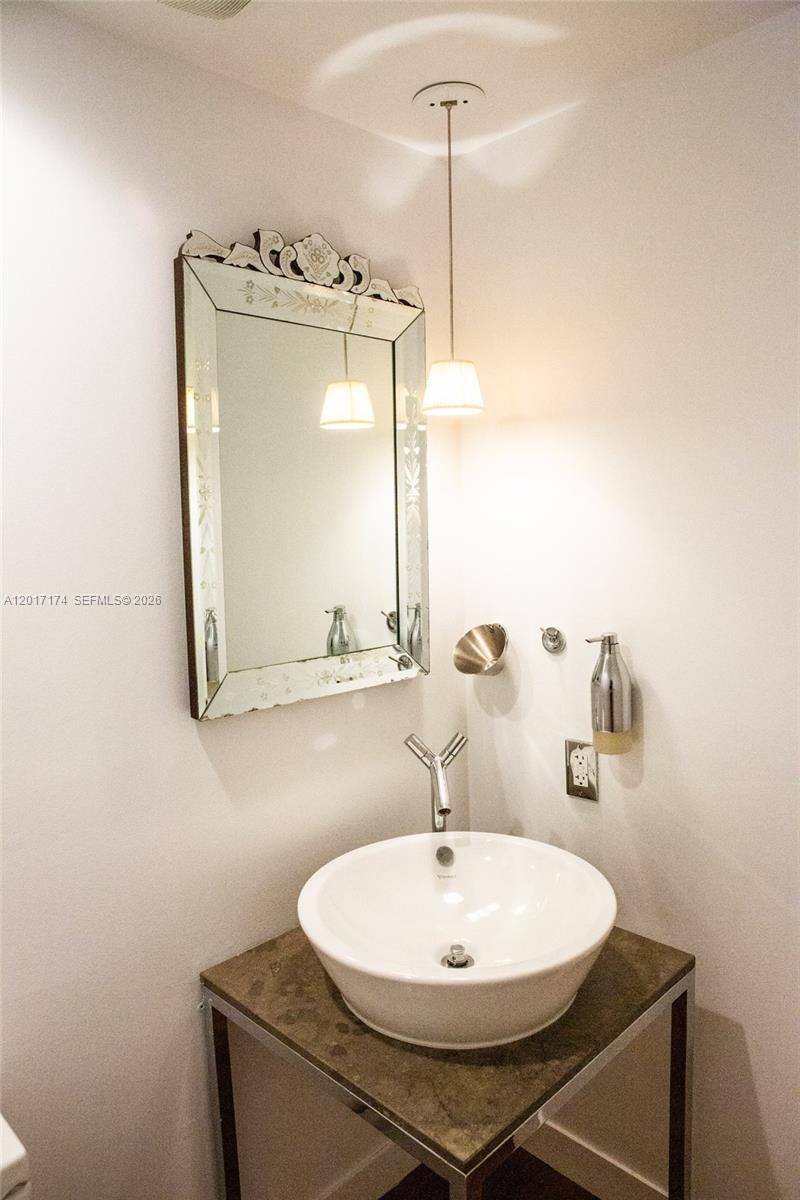 ICON CONDO - Residential