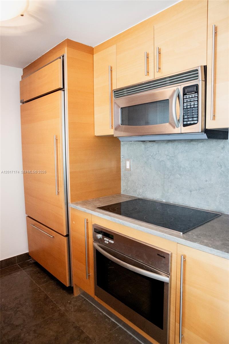 ICON CONDO - Residential
