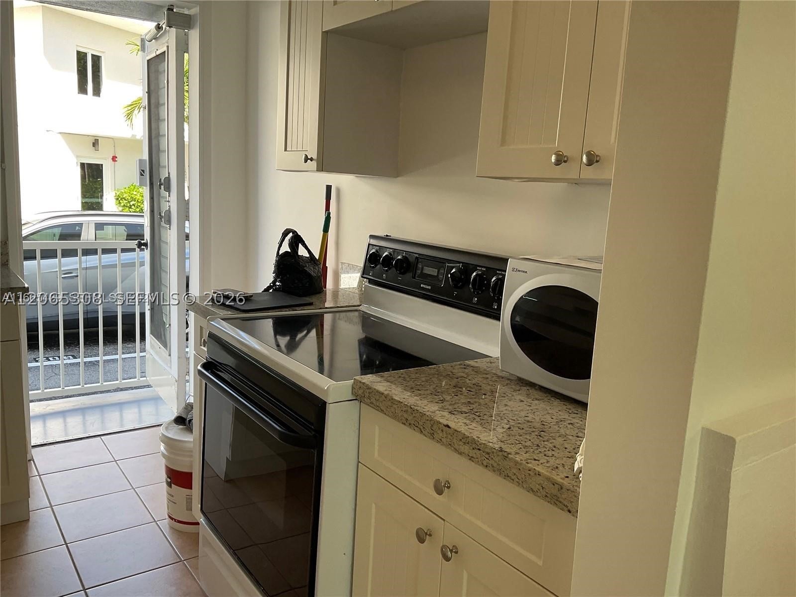 10178 Collins Ave 109