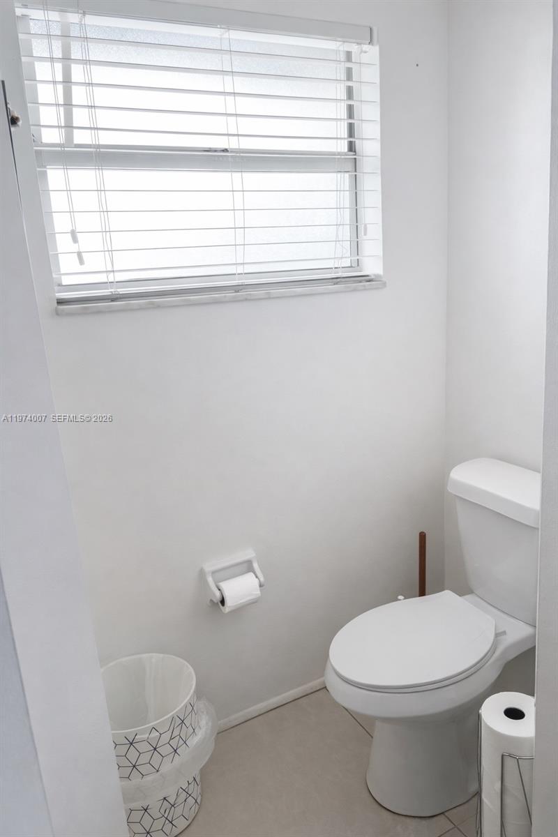 1780 NE 191st St 210-2