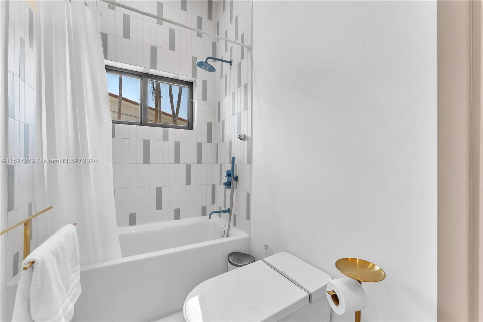 SUNSWEPT ISLE - Residential