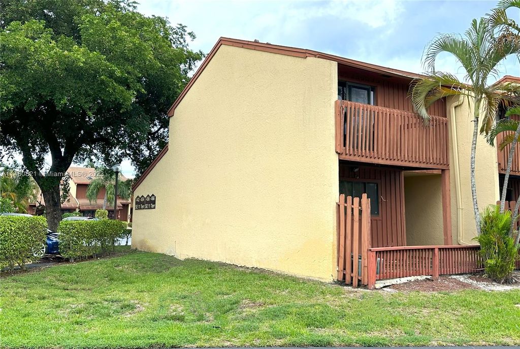 Photo of 442 SE 11th Ter, Dania Beach, FL 33004 (MLS # A11460821)