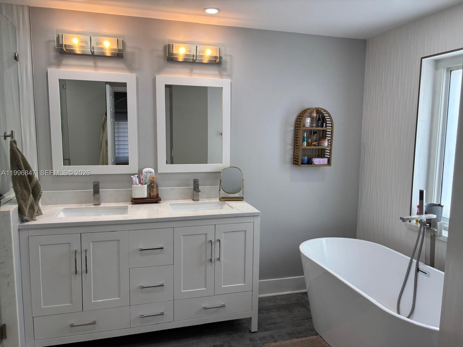 HEFTLER HOMES AT LAGO MAR - Residential