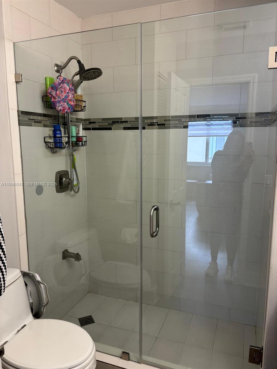 HEFTLER HOMES AT LAGO MAR - Residential