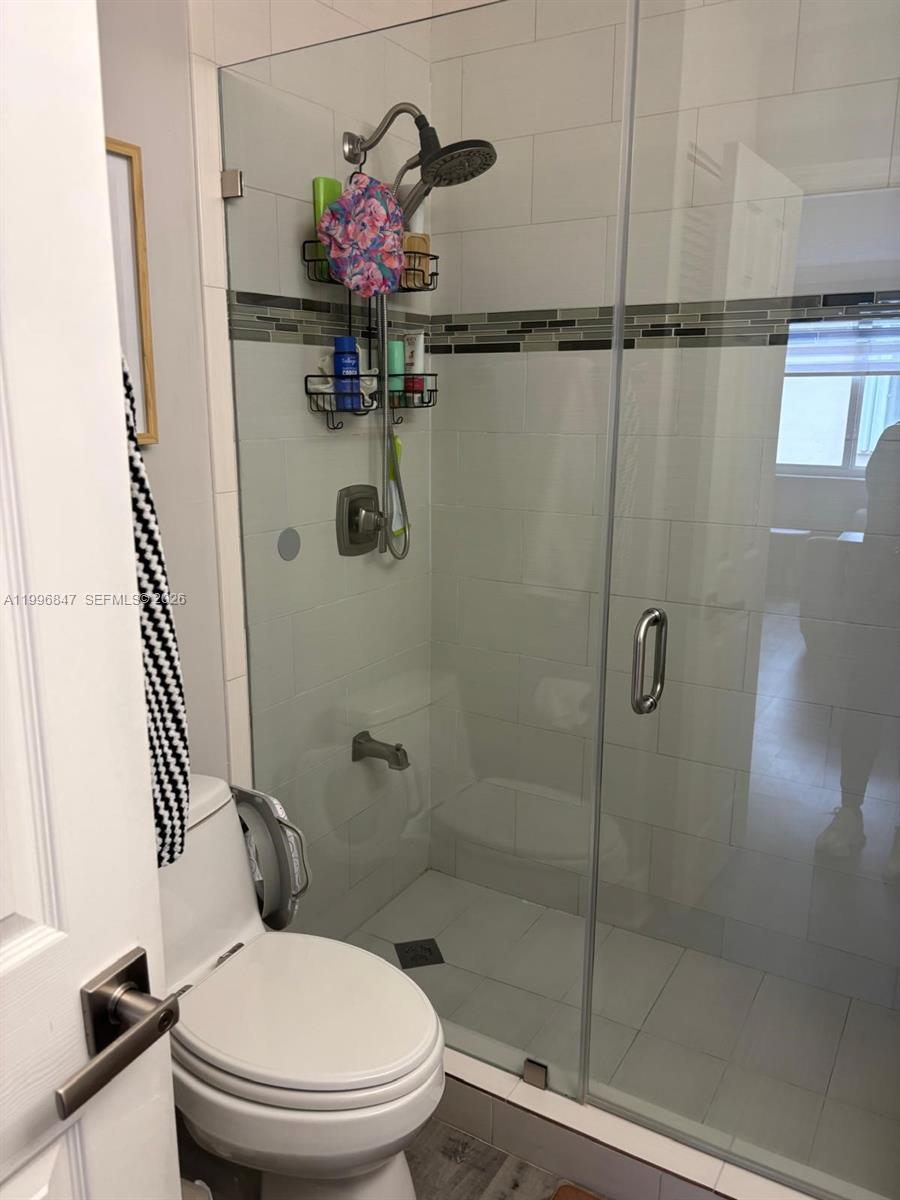 HEFTLER HOMES AT LAGO MAR - Residential