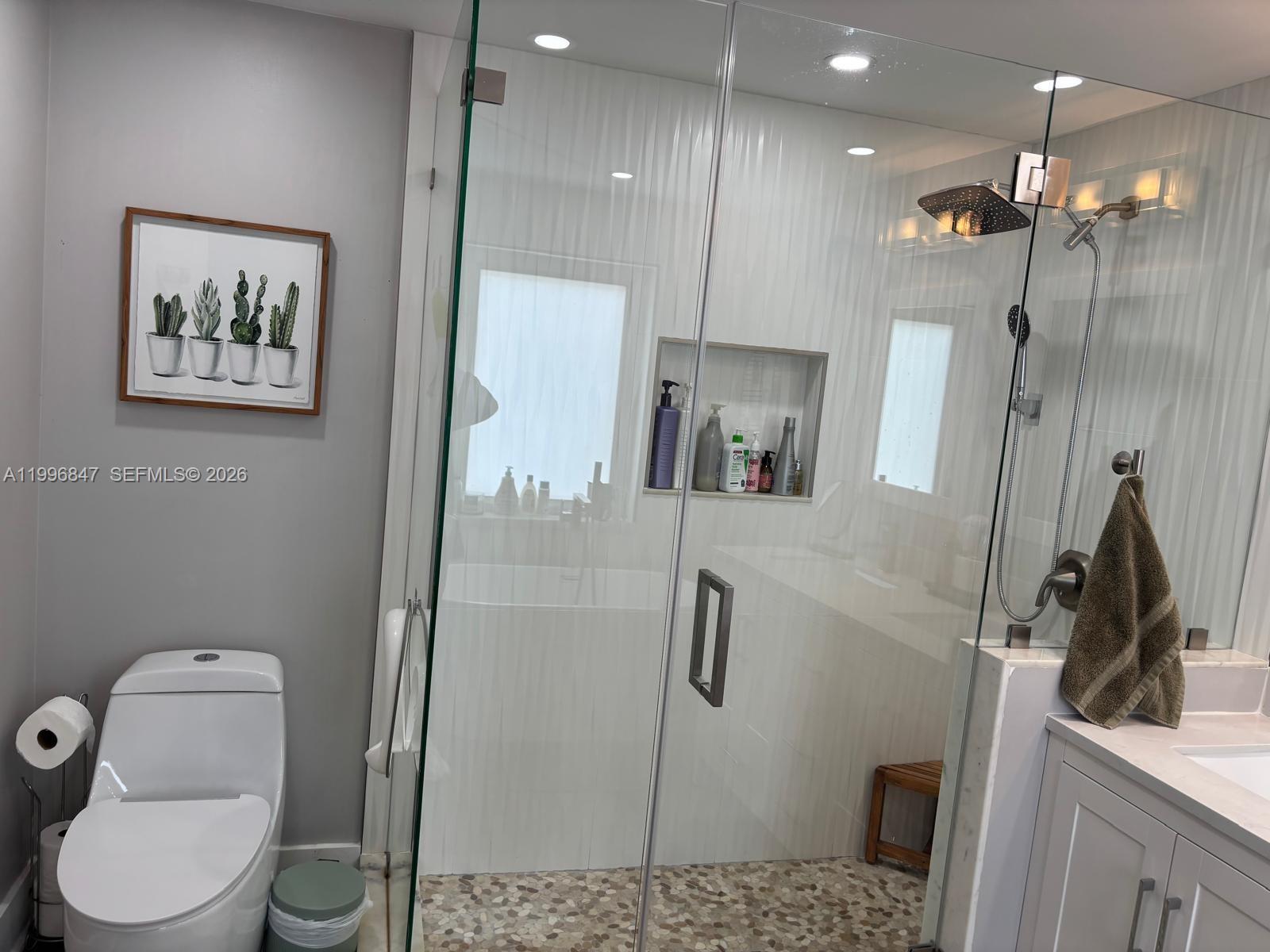 HEFTLER HOMES AT LAGO MAR - Residential