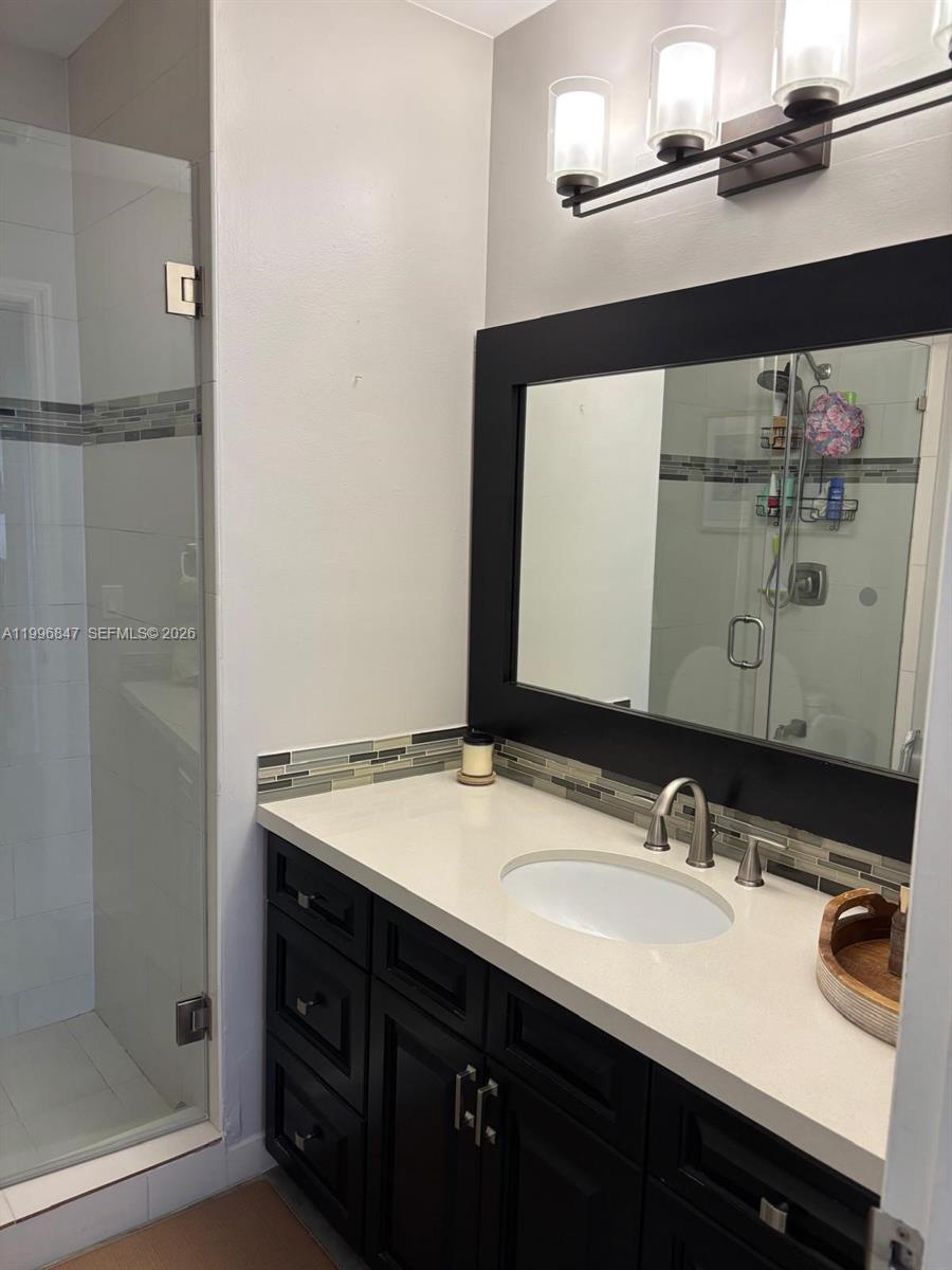 HEFTLER HOMES AT LAGO MAR - Residential