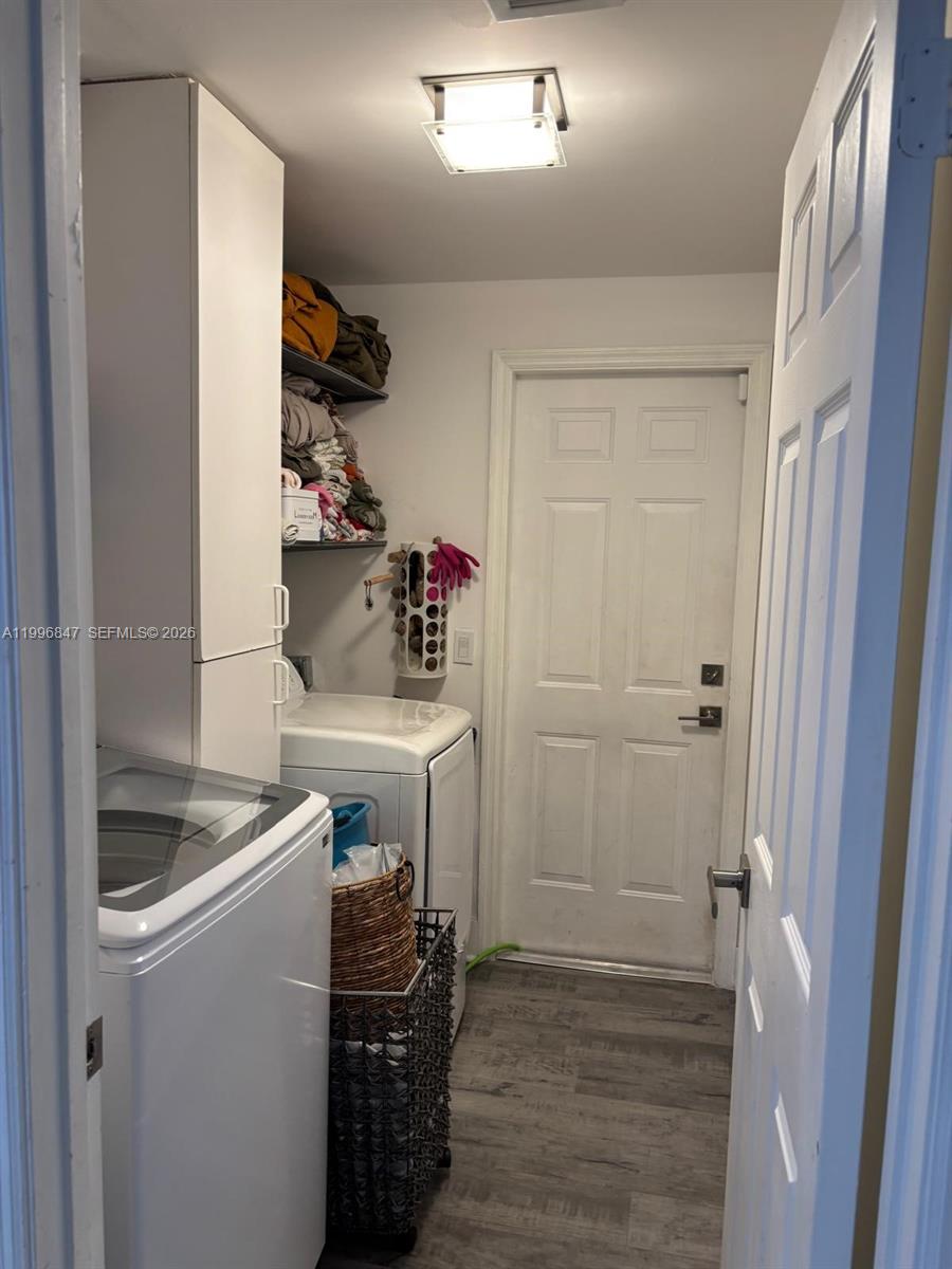 HEFTLER HOMES AT LAGO MAR - Residential