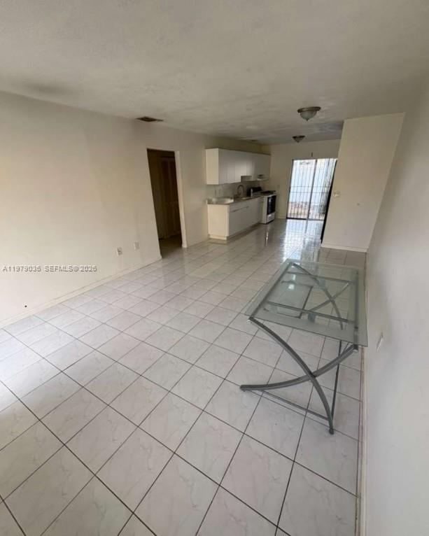 VILLAS OF SUNRISE - Residential Lease