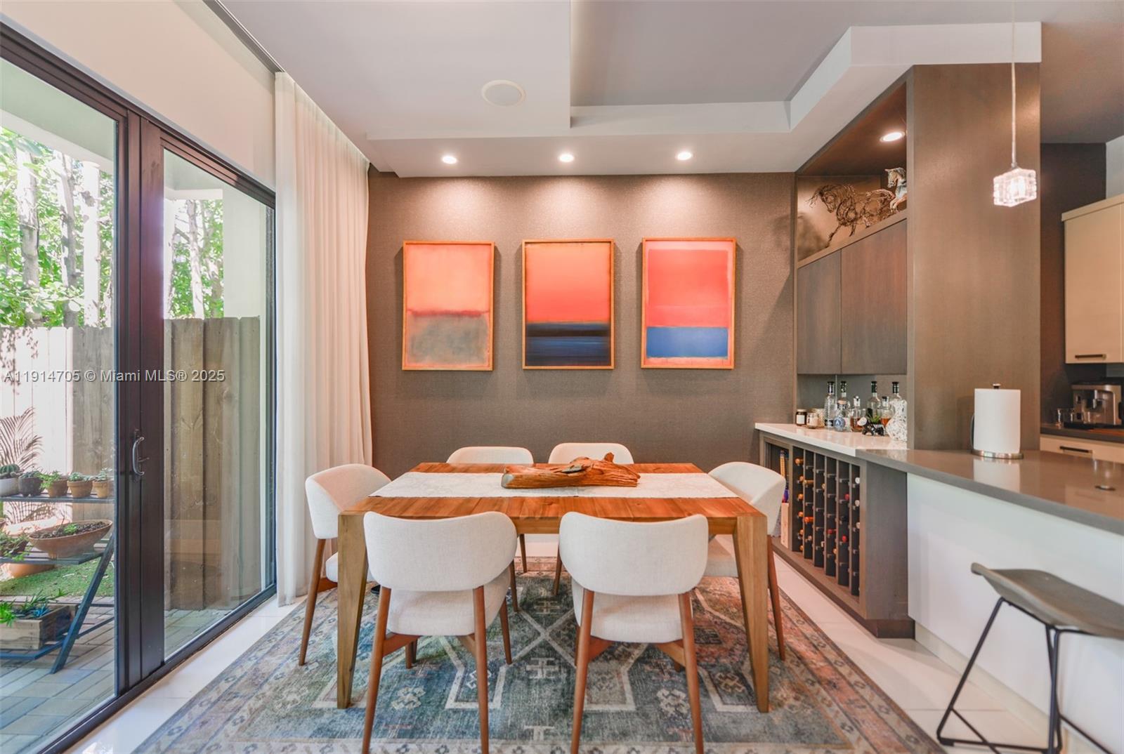 HIDEAWAY COVE CONDOMINIUM - Residential