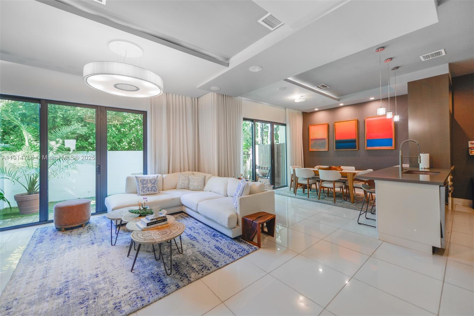 HIDEAWAY COVE CONDOMINIUM - Residential