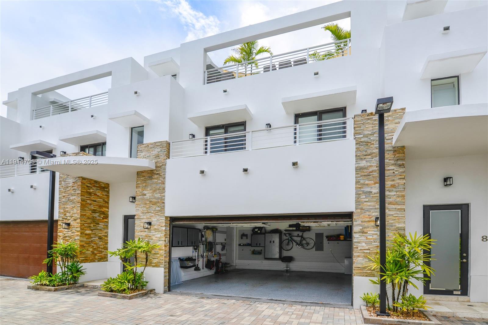 HIDEAWAY COVE CONDOMINIUM - Residential