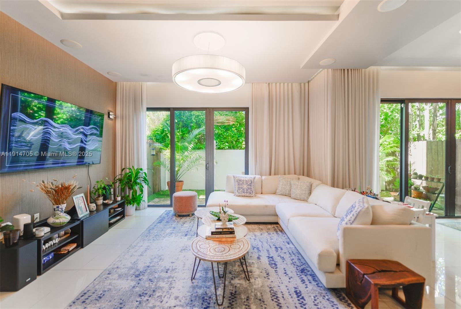 HIDEAWAY COVE CONDOMINIUM - Residential