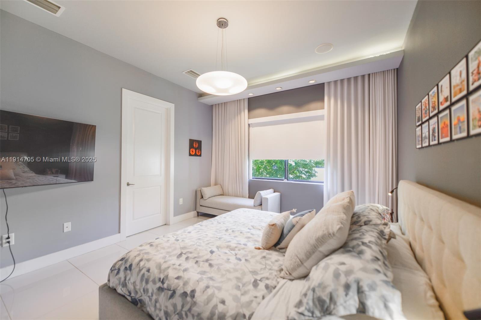 HIDEAWAY COVE CONDOMINIUM - Residential