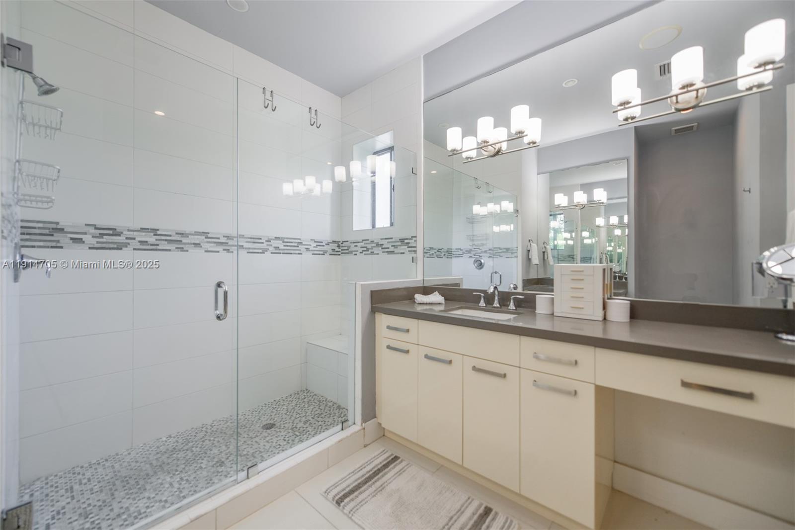 HIDEAWAY COVE CONDOMINIUM - Residential