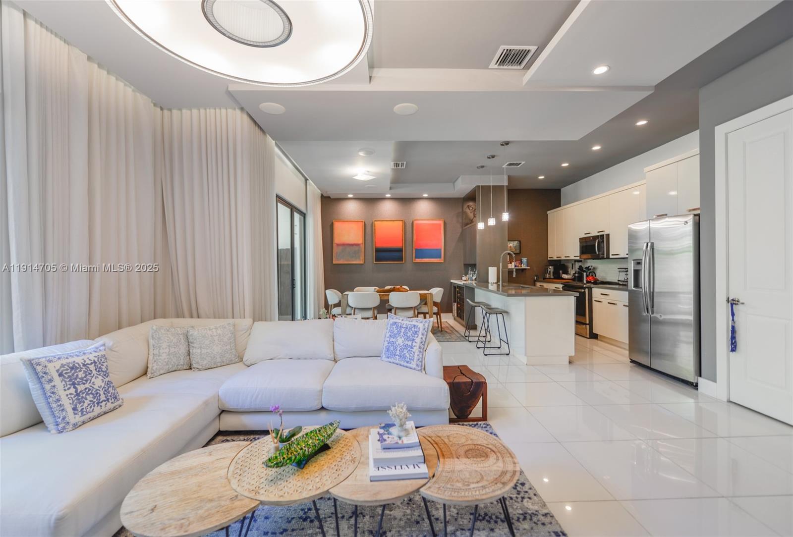 HIDEAWAY COVE CONDOMINIUM - Residential