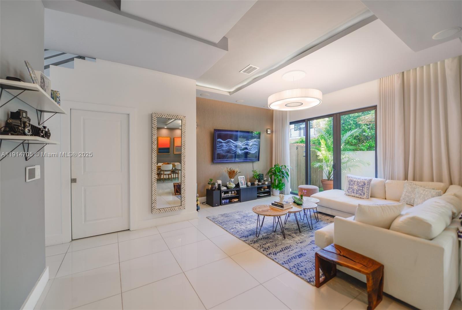 HIDEAWAY COVE CONDOMINIUM - Residential