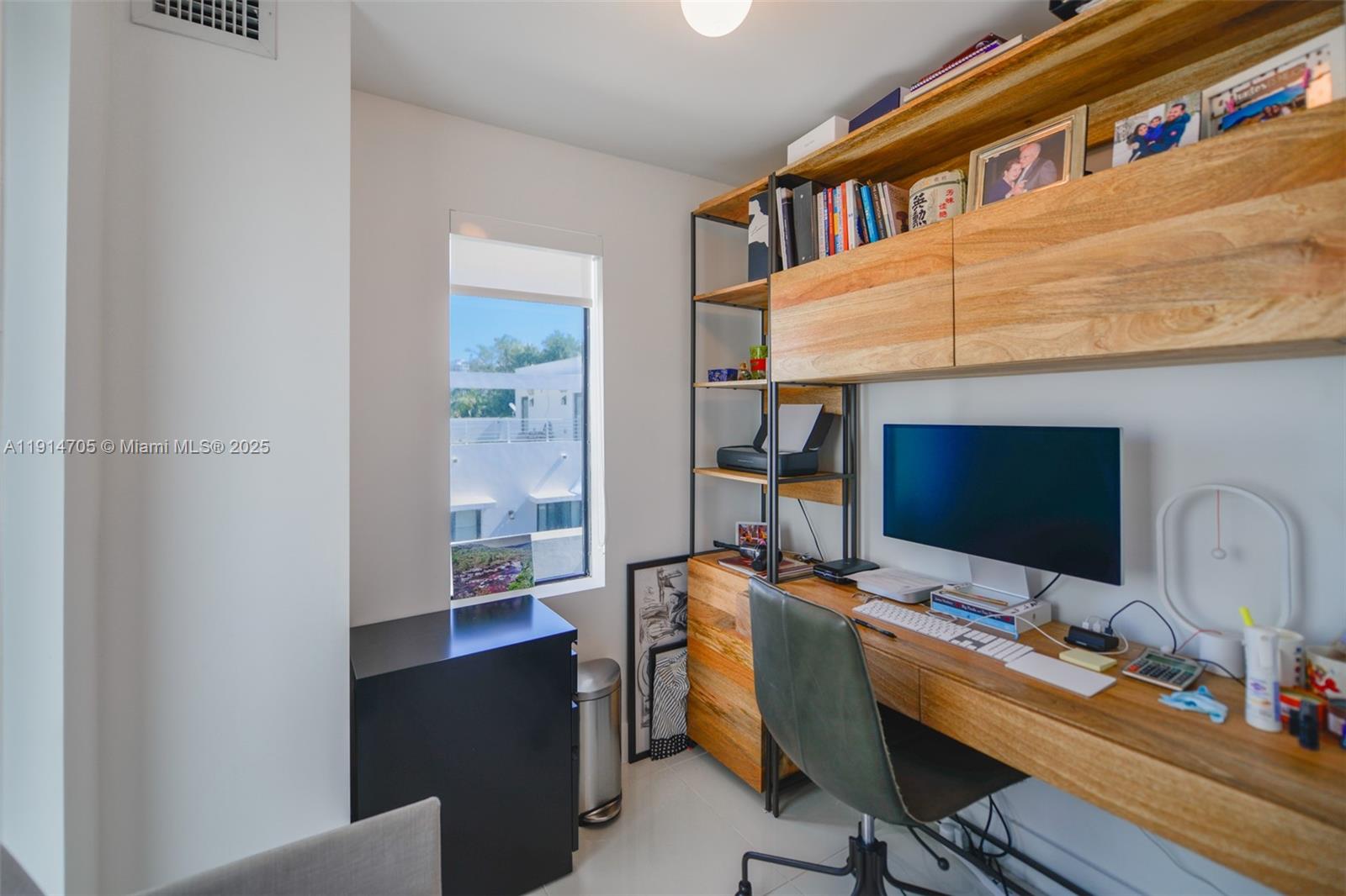 HIDEAWAY COVE CONDOMINIUM - Residential