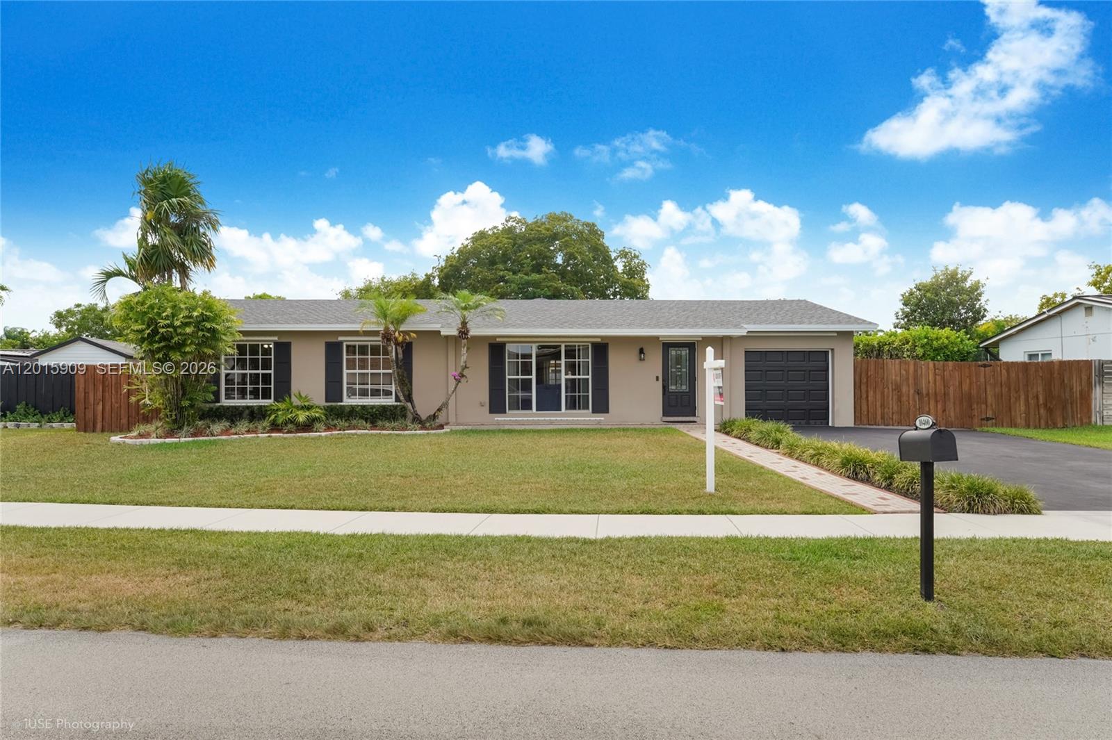 DEVON-AIRE ESTATES SEC 3 - Residential