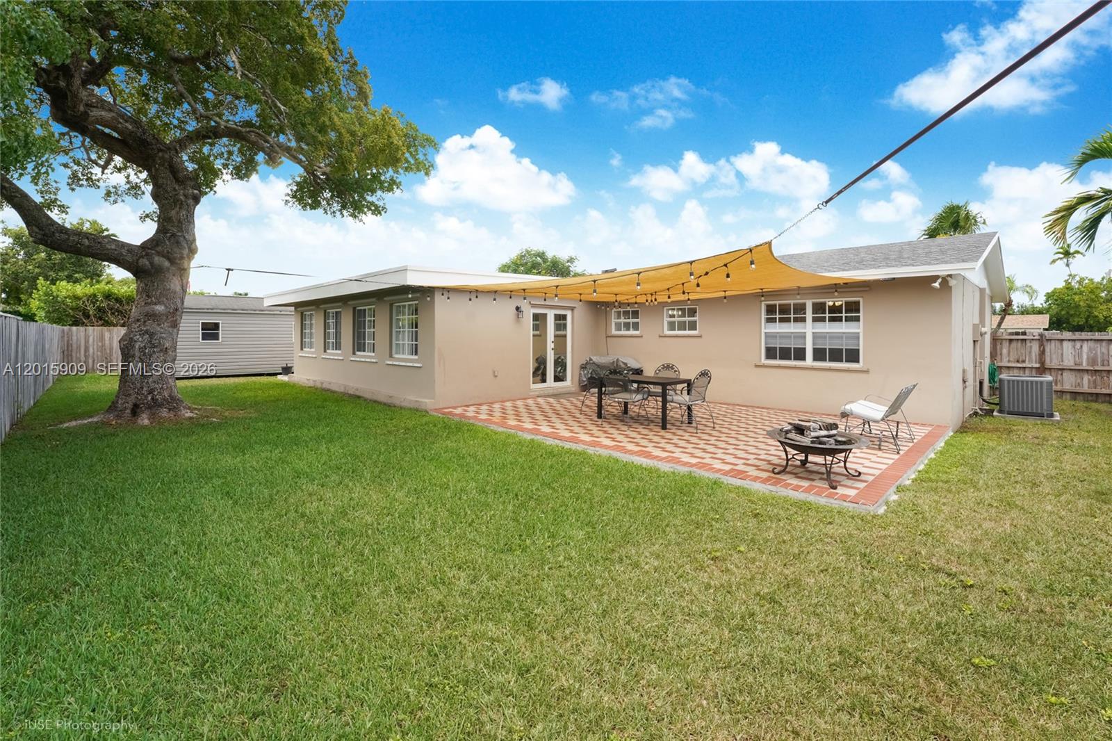 DEVON-AIRE ESTATES SEC 3 - Residential