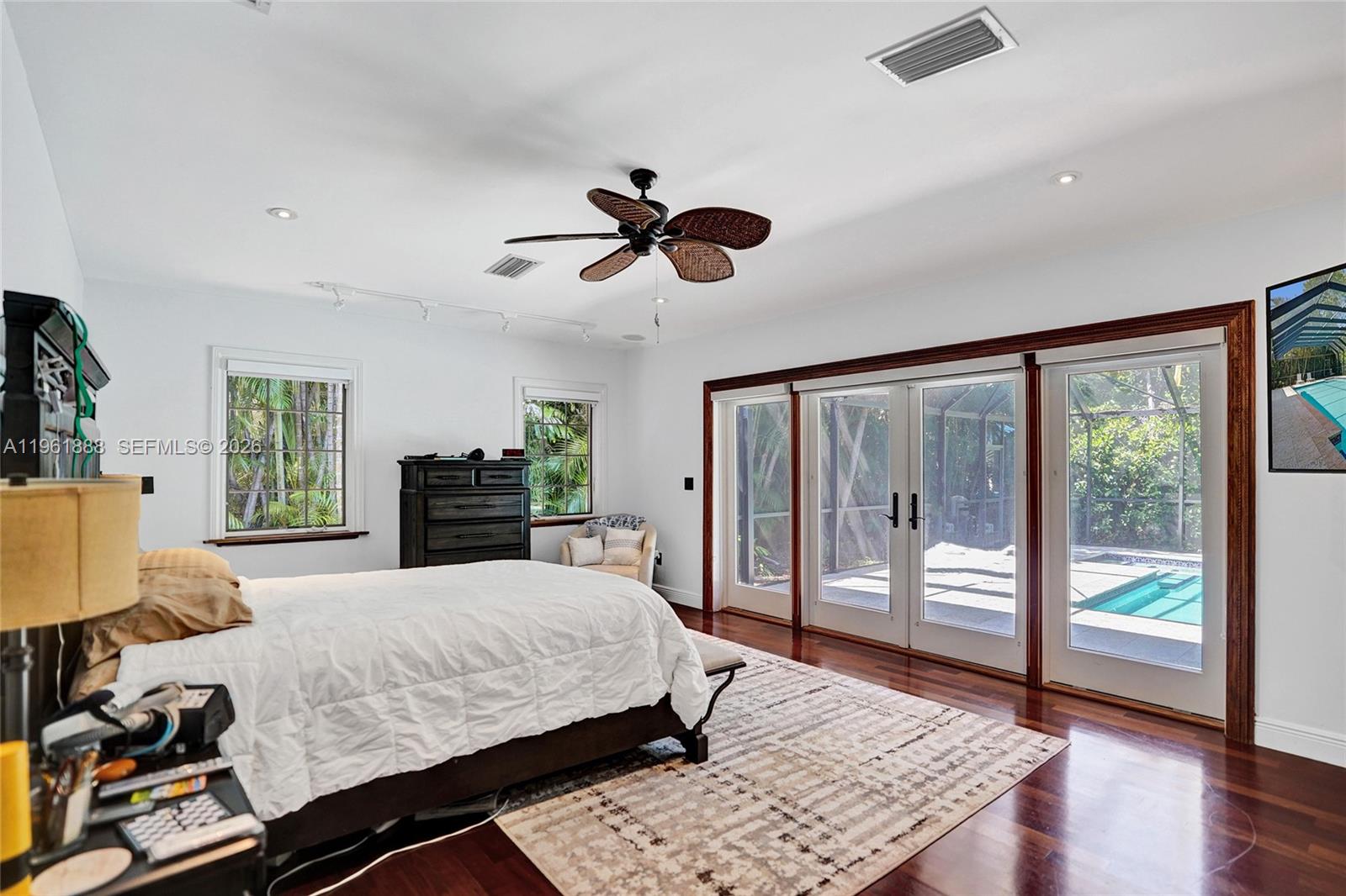 BAY BREEZE SEC MIAMI SHOR - Residential