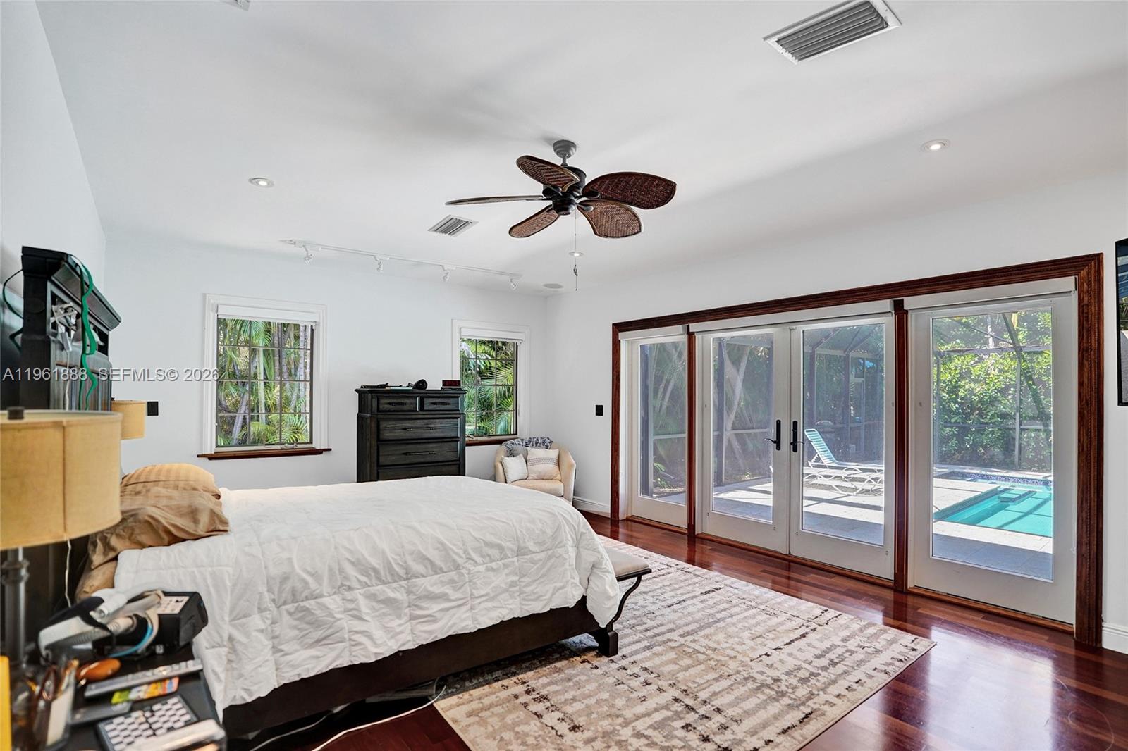 BAY BREEZE SEC MIAMI SHOR - Residential