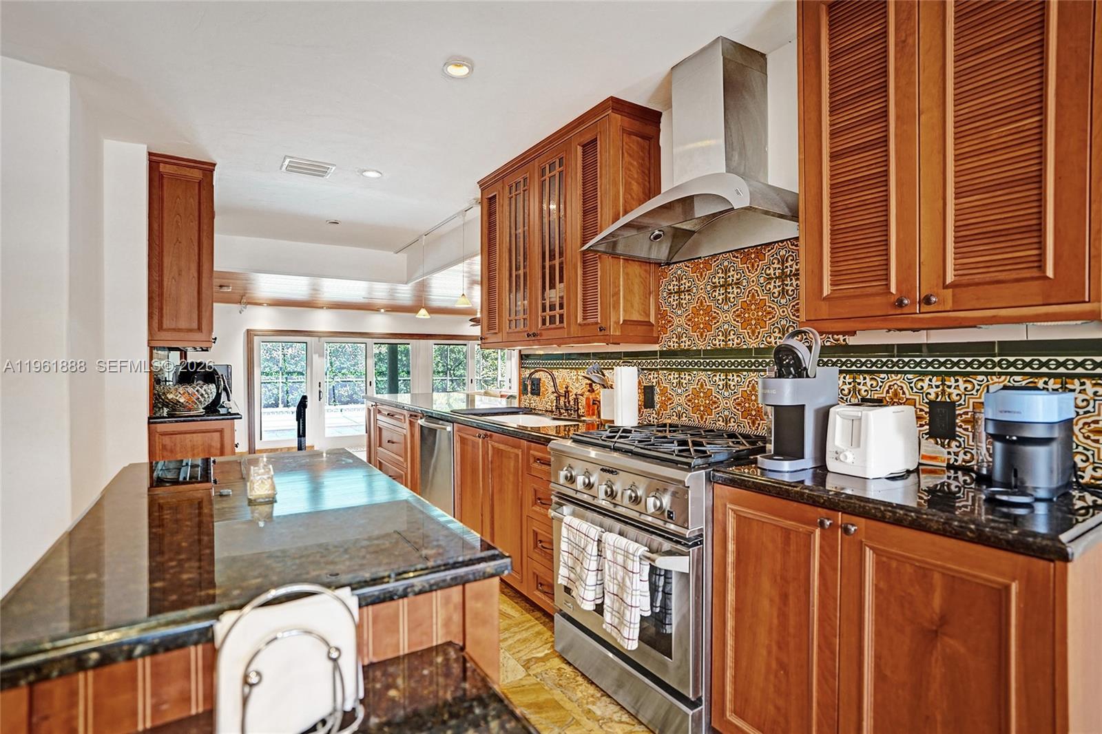 BAY BREEZE SEC MIAMI SHOR - Residential