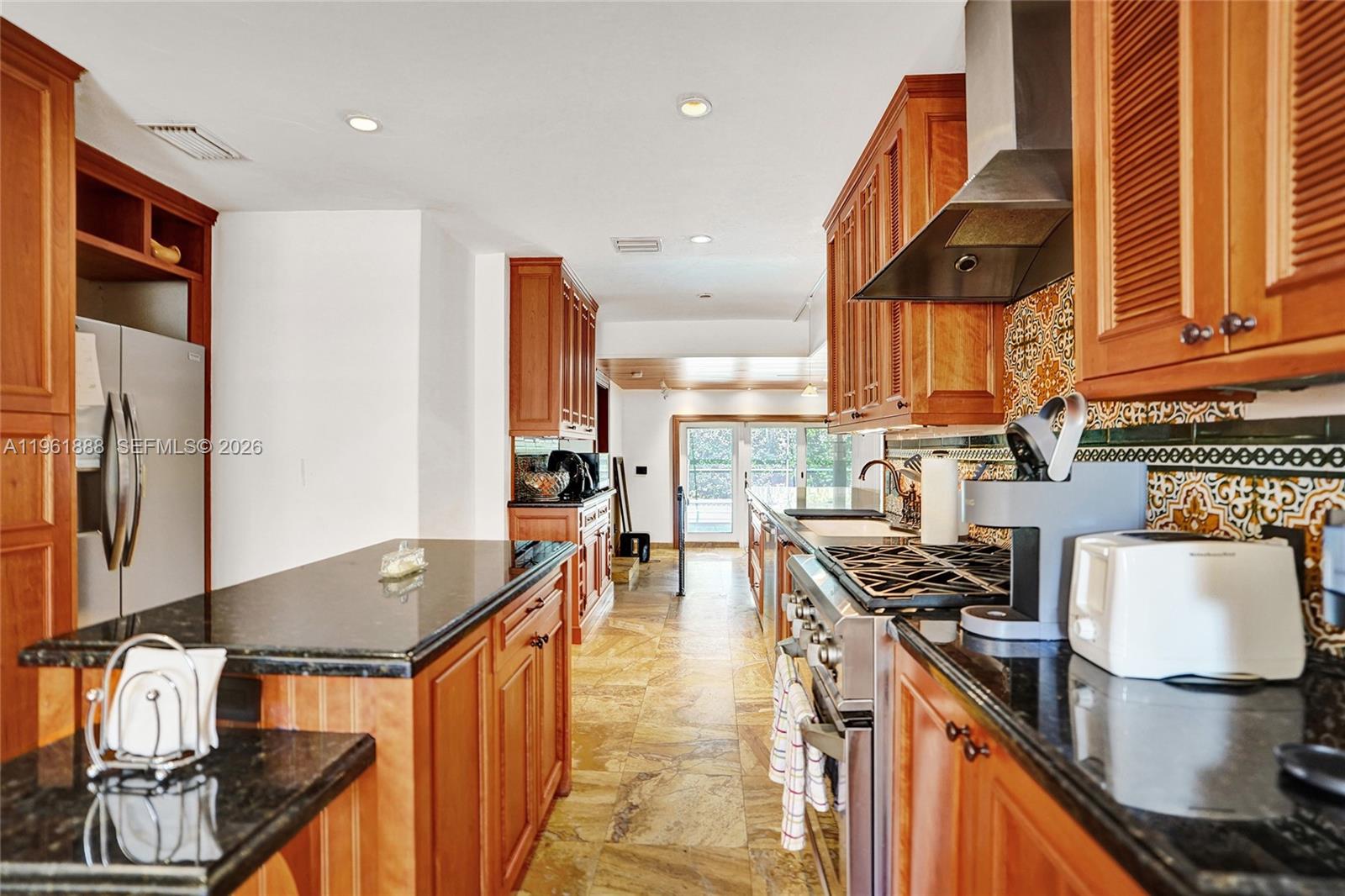 BAY BREEZE SEC MIAMI SHOR - Residential