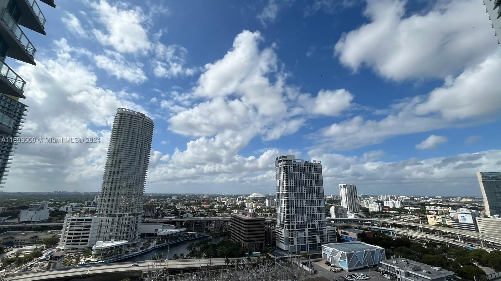 MINT CONDO - Residential