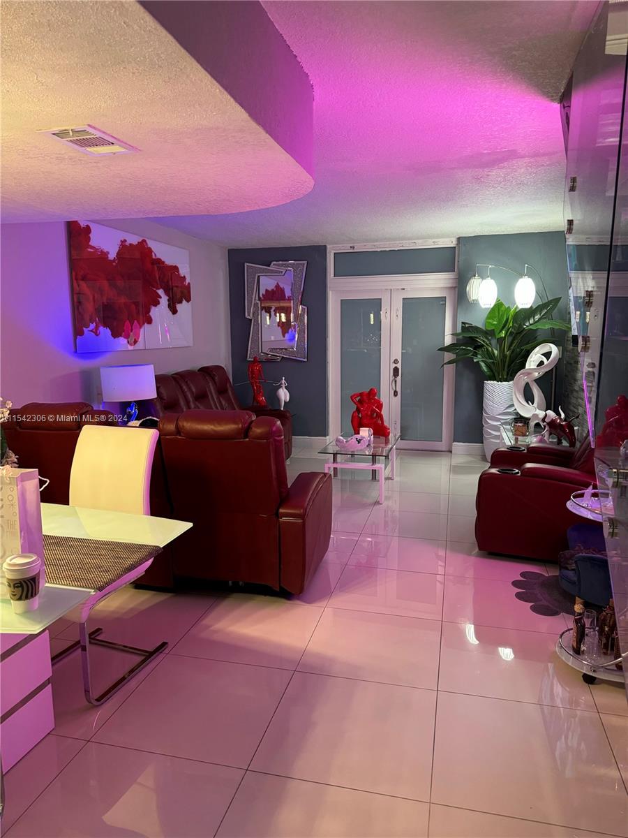 MANGO HILL CONDO #12 - Residential Lease