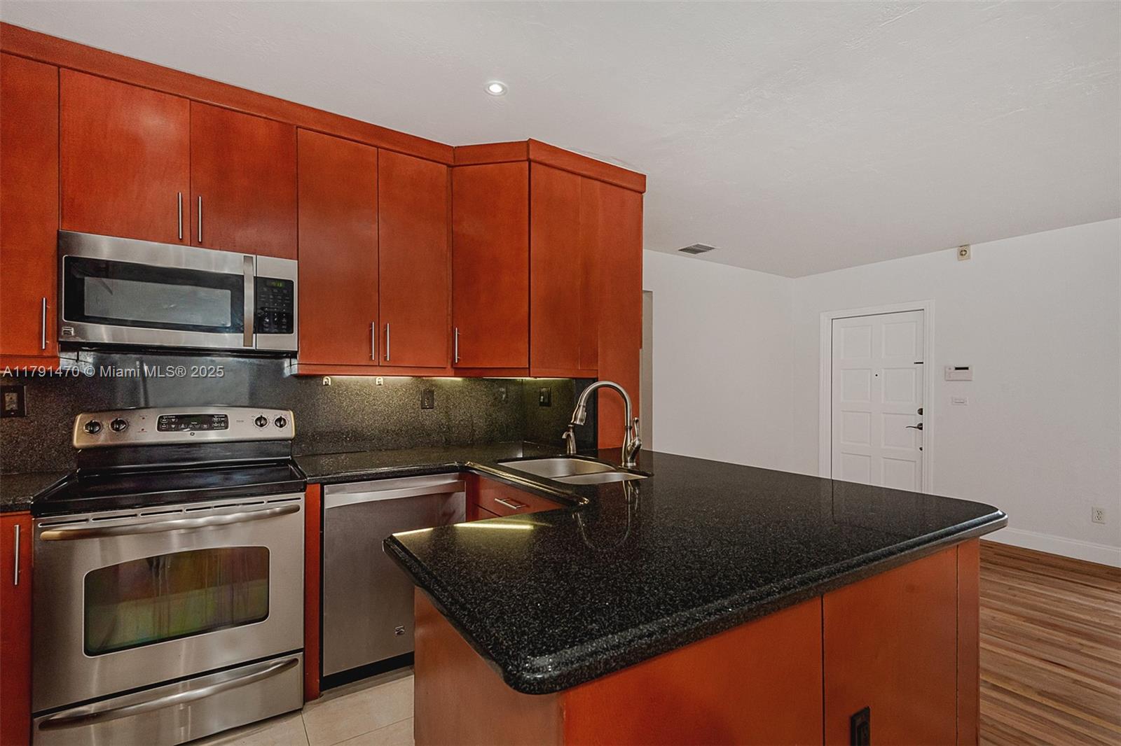 141 Whitethorn Dr 0