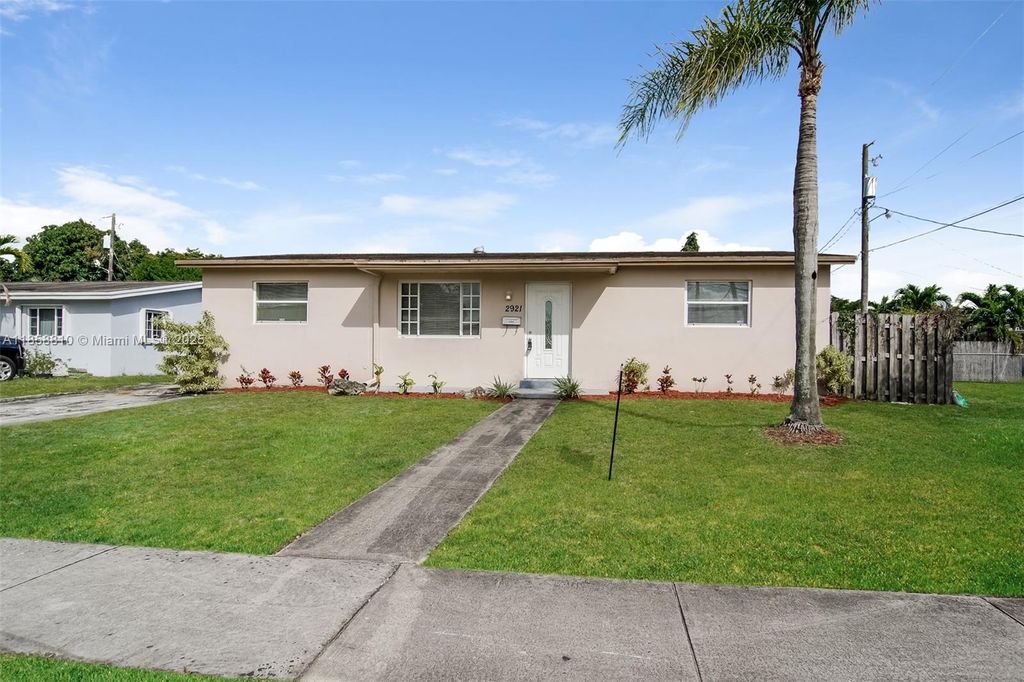 Photo of 2921 N 74th Ave, Hollywood, FL 33024 (MLS # A11858810)