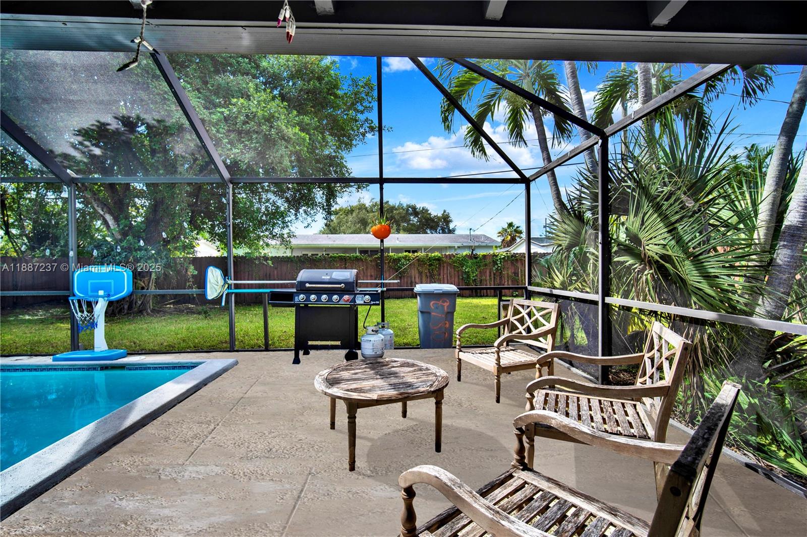 CUTLER RIDGE PINES - Residential