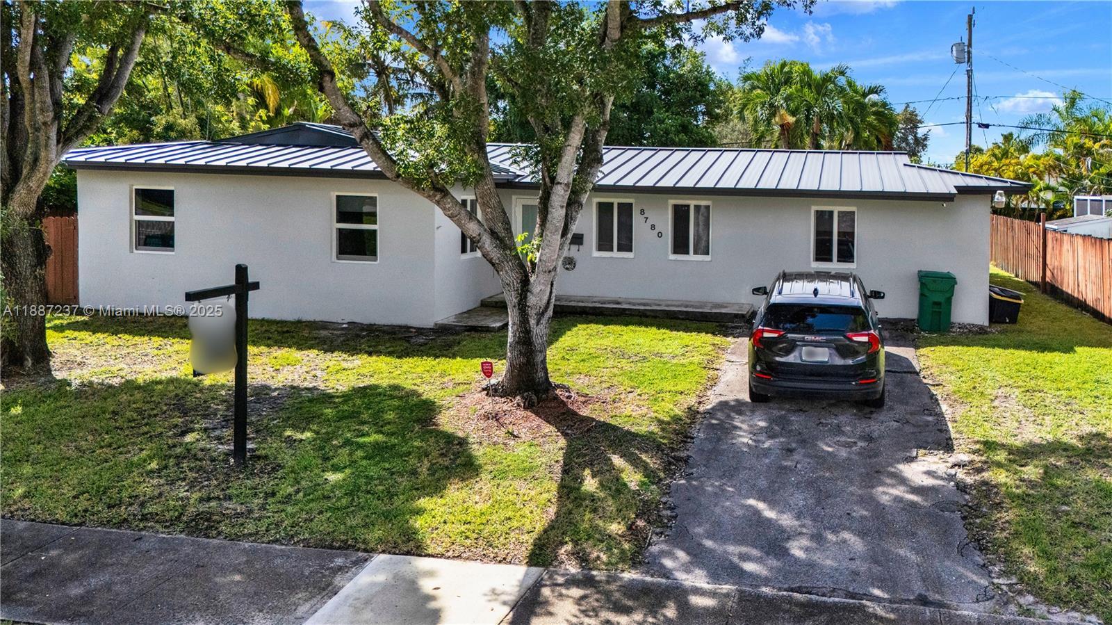 CUTLER RIDGE PINES - Residential