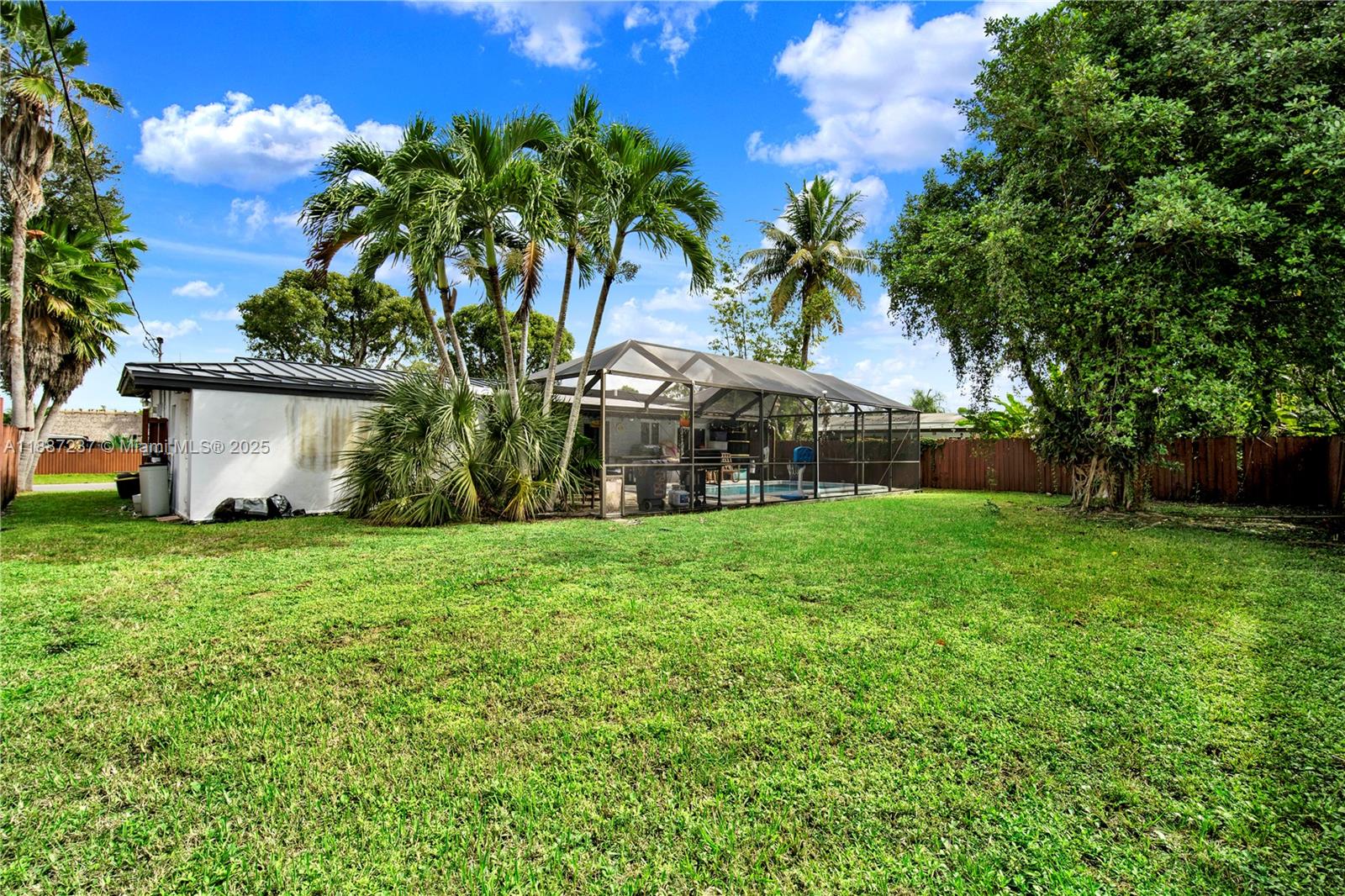 CUTLER RIDGE PINES - Residential