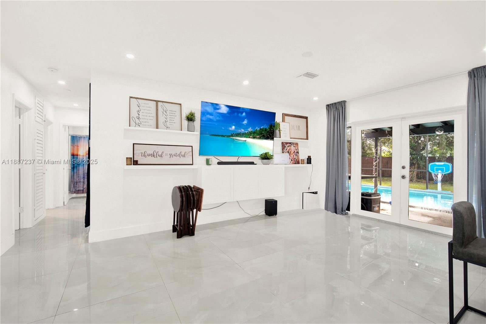 CUTLER RIDGE PINES - Residential