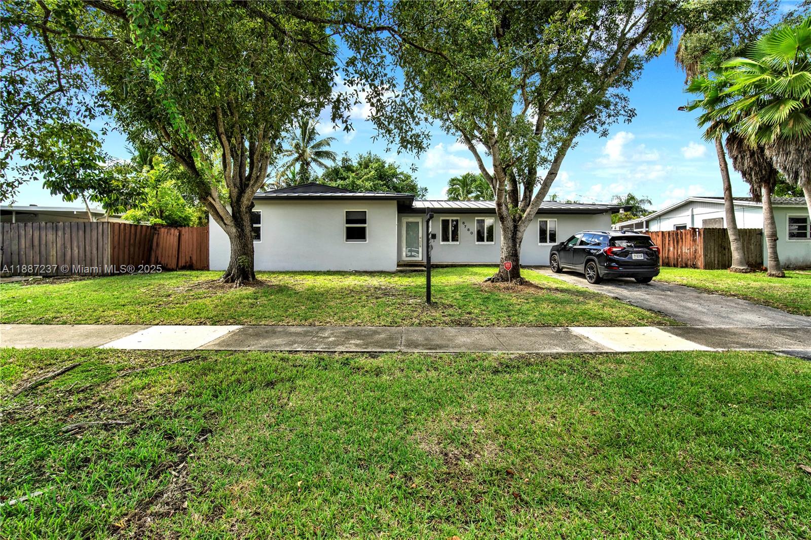 CUTLER RIDGE PINES - Residential