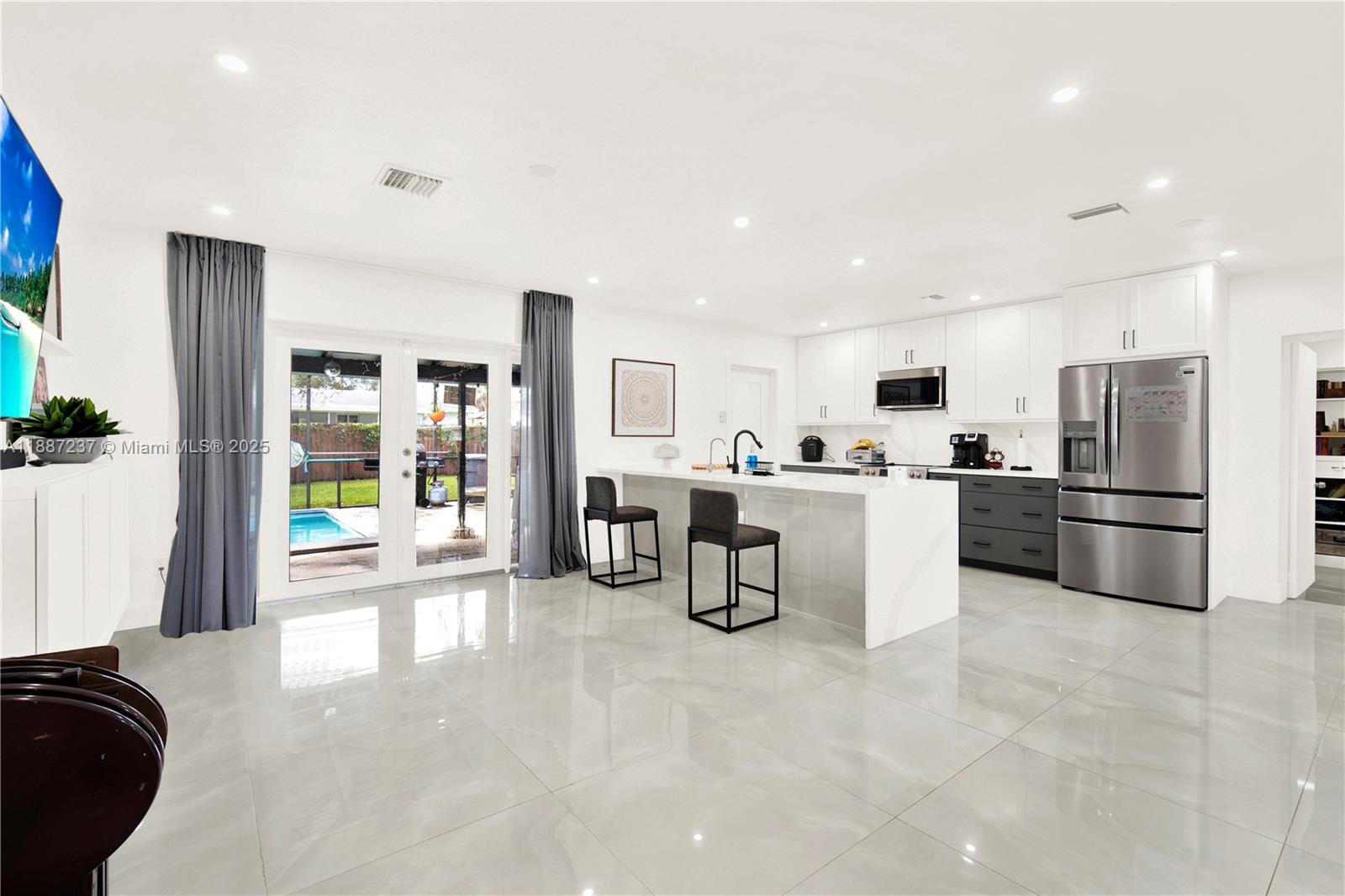 CUTLER RIDGE PINES - Residential