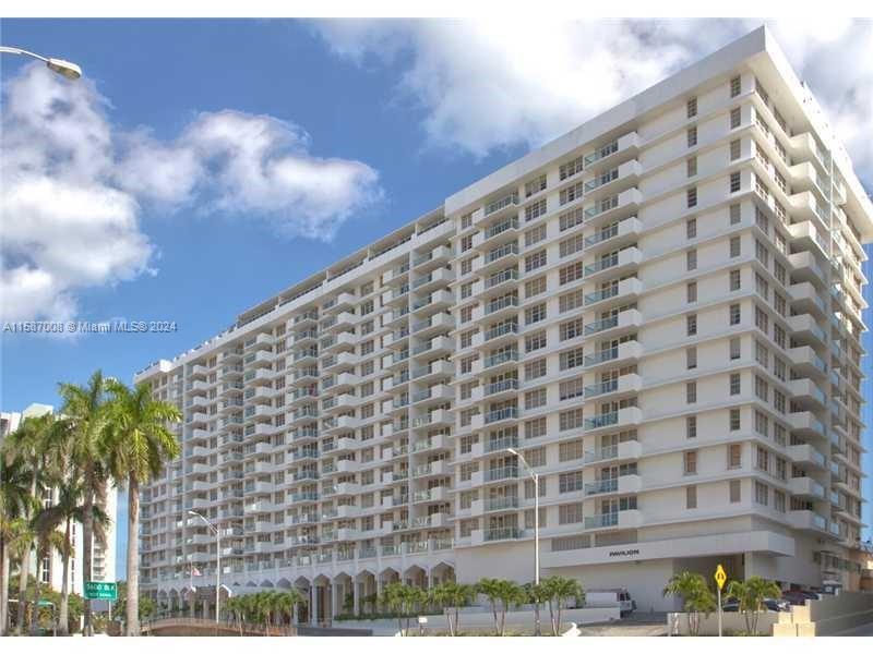 Rental Property at 5601 Collins Ave 1121, Miami Beach, Miami-Dade County, Florida - Bedrooms: 2 
Bathrooms: 2  - $3,500 MO.