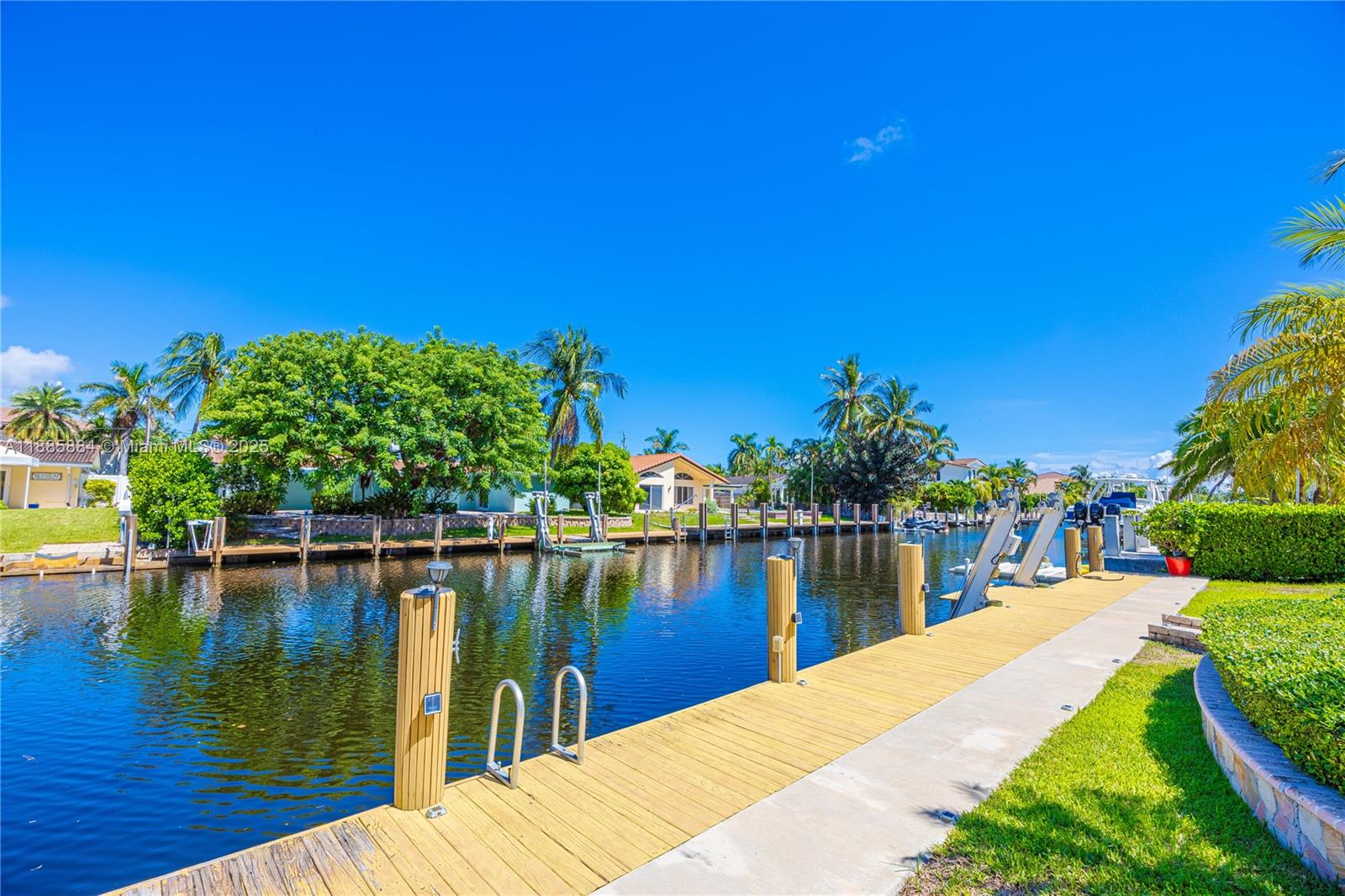 CORAL KEY VILLAS 5TH SEC - Residential Lease