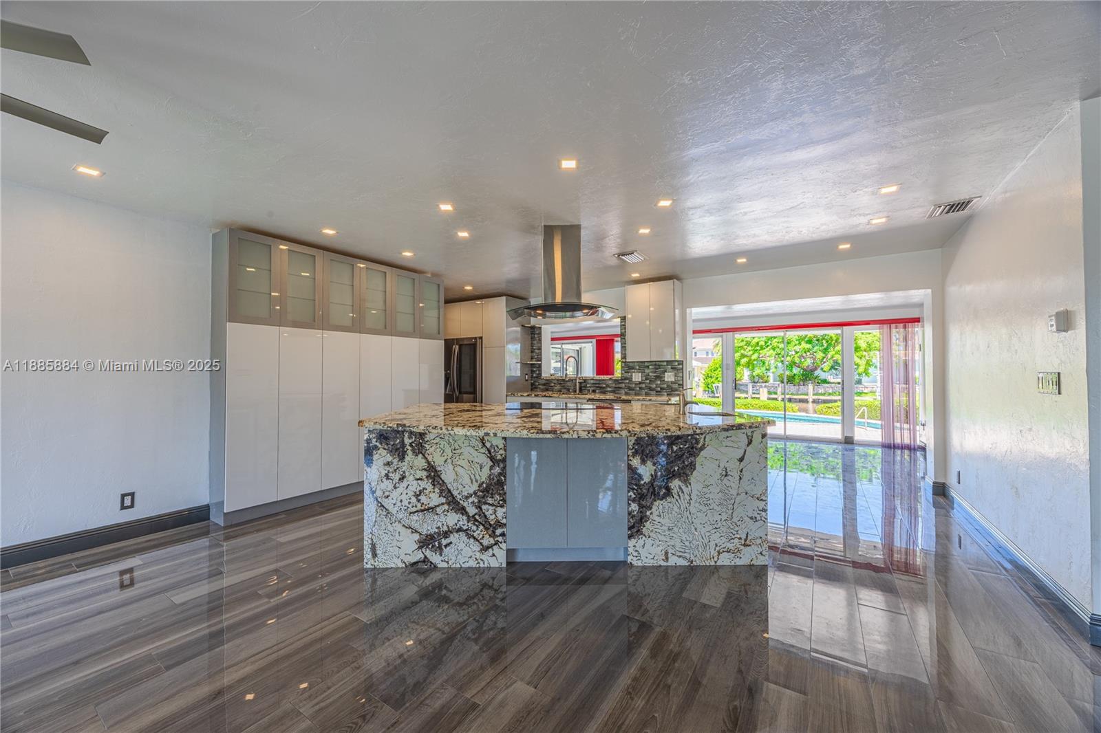 CORAL KEY VILLAS 5TH SEC - Residential Lease