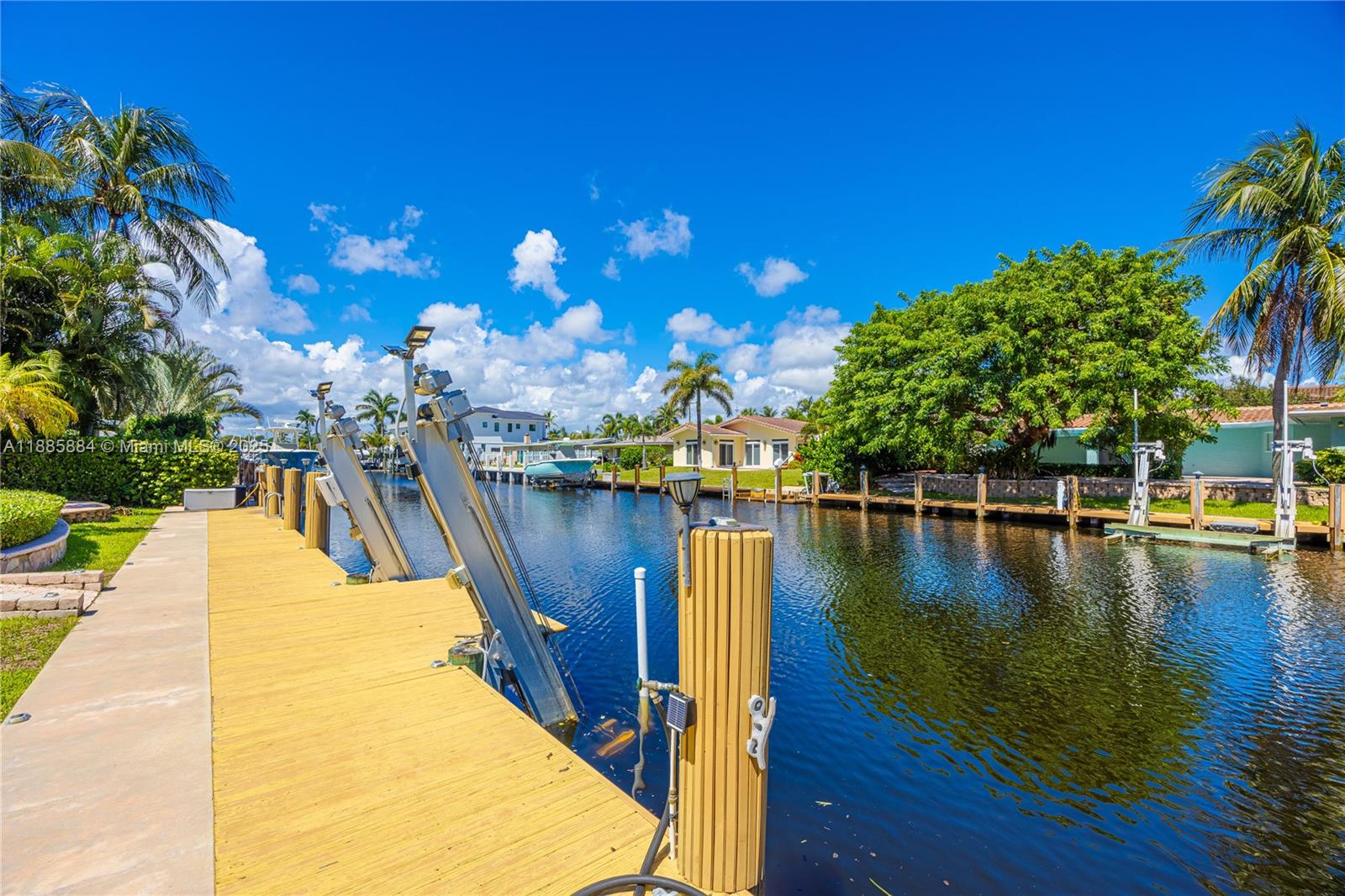 CORAL KEY VILLAS 5TH SEC - Residential Lease