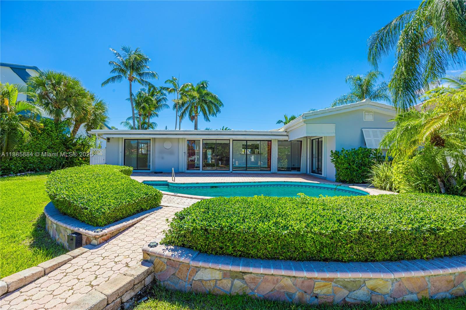 CORAL KEY VILLAS 5TH SEC - Residential Lease